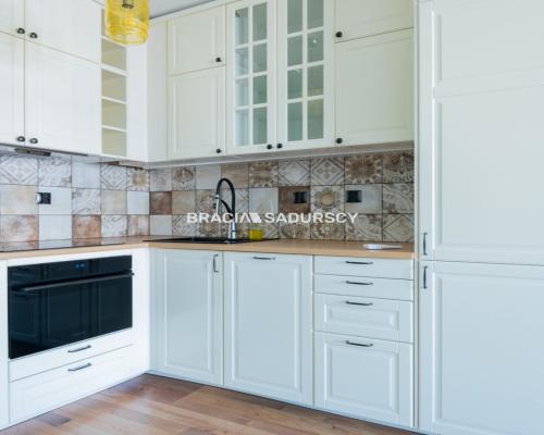 KOMFORTOWE MIESZKANIE Z MIEJSCEM POSTOJOWYM