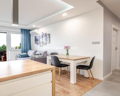 Nowoczesne 3‑pokojowe mieszkanie z klimatyzacją przy ul. Walerego Sławka - gotowe do wprowadzenia!  

 Na sprzedaż jasne, przes