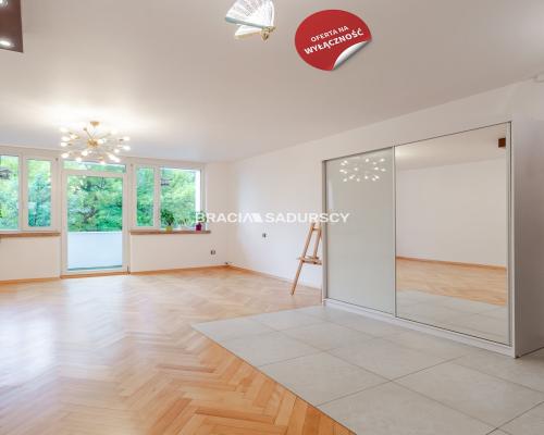 Słoneczne 2 pok. mieszkanie na os. Szklane Domy.