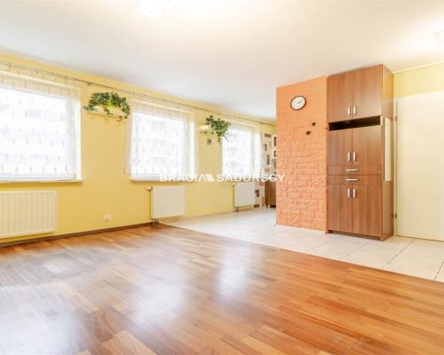 Bieńczyce, ul. Okulickiego. Mieszkanie 1-pokojowe o pow. użytkowej 27,70 m 2  z miejscem postojowym.  

 Mieszkanie, na 1 piętr