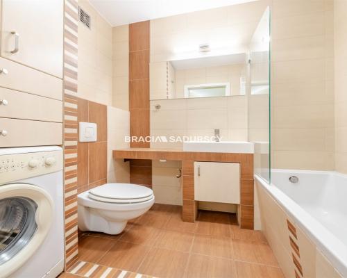 Bieńczyce, ul. Okulickiego. Mieszkanie 1-pokojowe o pow. użytkowej 27,70 m 2  z miejscem postojowym.  

 Mieszkanie, na 1 piętr