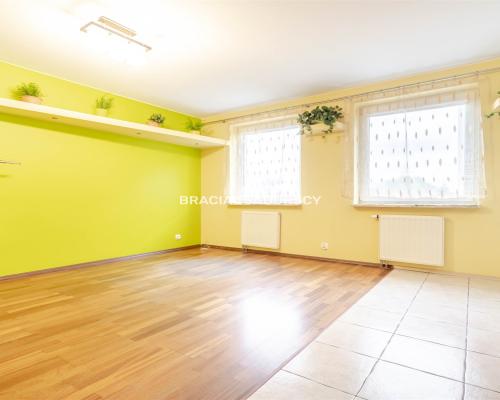 Bieńczyce, ul. Okulickiego. Mieszkanie 1-pokojowe o pow. użytkowej 27,70 m 2  z miejscem postojowym.  

 Mieszkanie, na 1 piętr