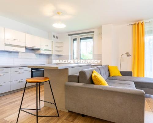 Komfortowe 2 pokoje z ogródkiem,garaż. Olsza.