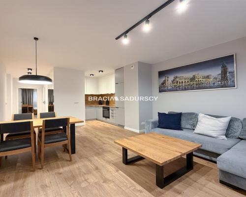 Apartament z klimatyzacją i 2 balkonami - od zaraz