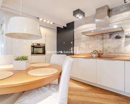 3 pokoje, duży taras, garaż, wysoki standard