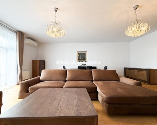 Przestronne 106m przy Rynku, ochrona 24/7, parking