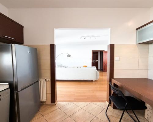 2 pok, duży balkon, osoba kuchnia, parking, tv ENG