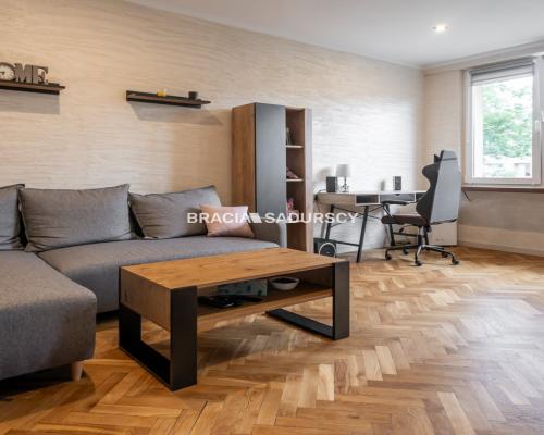 Zadbane mieszkanie z klimatyzacją / od 01.11