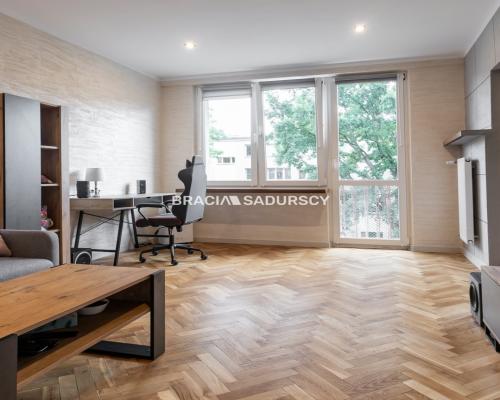 Zadbane mieszkanie z klimatyzacją / od 01.11