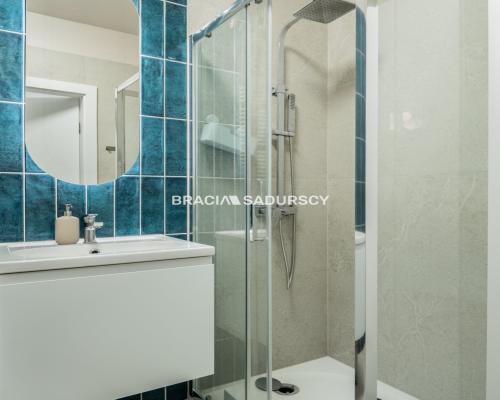 Nowoczesny apartament z balkonem i parkingiem