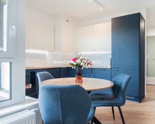Nowoczesny apartament z balkonem i parkingiem