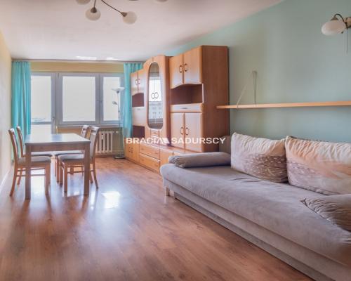 2 SYPIALNIE NOWA HUTA WANDA 44 M2 OSOBNA KUCHNIA