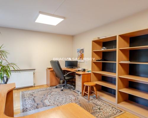 3 pok Modrzejewskiej, Krowodrza