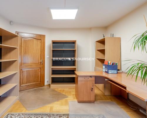 3 pok Modrzejewskiej, Krowodrza