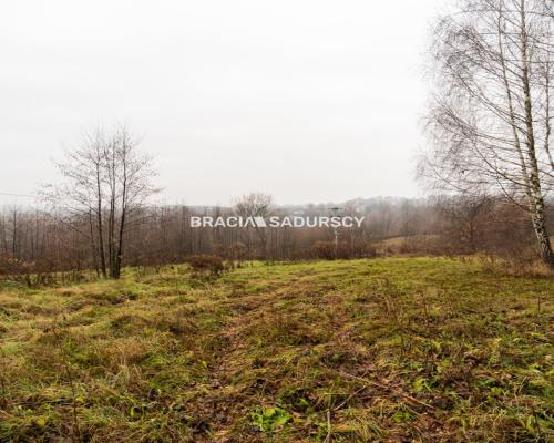 PODSTOLICE - GMINA WIELICZKA   
 
Oferujemy do sprzedaży przepięknie położoną , na terenie pełnym zieleni działkę o powierzchni