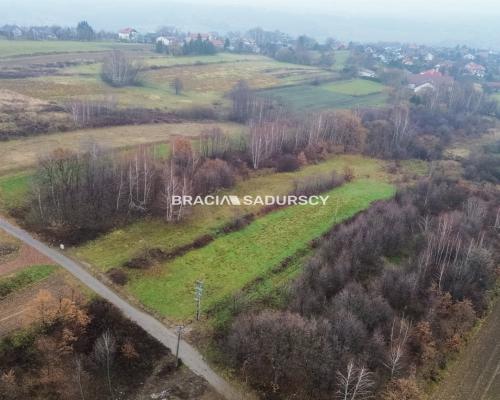 PODSTOLICE - GMINA WIELICZKA   
 
Oferujemy do sprzedaży przepięknie położoną , na terenie pełnym zieleni działkę o powierzchni