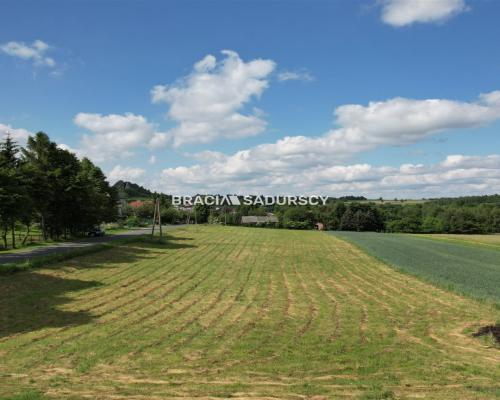 Działki budwlane o pow.  900 m2 w Jerzmanowich