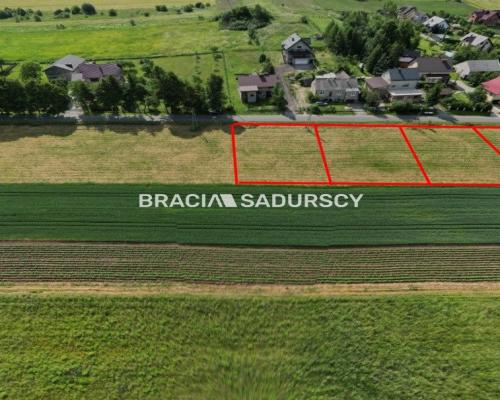 Działki budwlane o pow.  900 m2 w Jerzmanowich