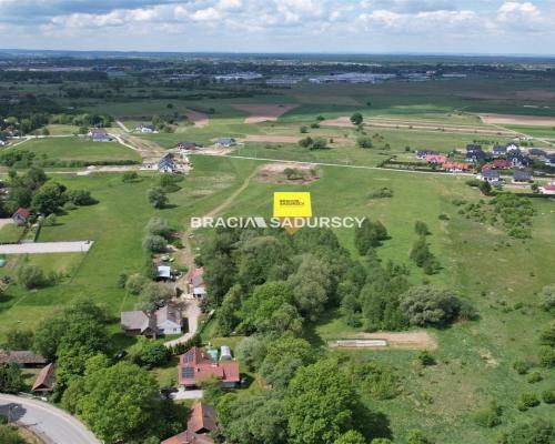 D  ziałka budowlana w Krzeczowie k/Bochni   
 
Oferujemy na sprzedaż działkę budowlaną w Krzeczowie gm. Rzezawa o powierzchni 6