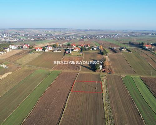 Działka budowlana 10 ar w Miechowie