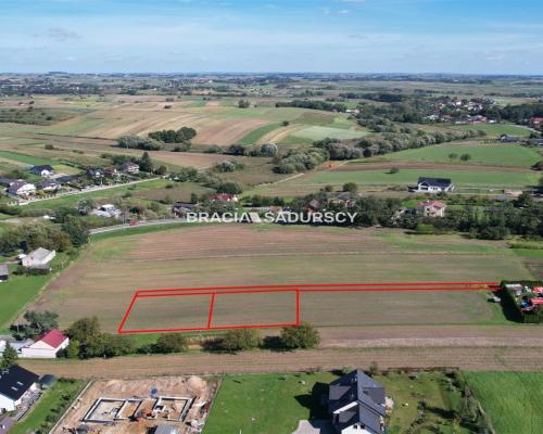 Działka budowlana - Krak&oacute;w, Nowa Huta, Łuczanowice, ul. ks. Kazimierza Figlewicza  

 Na sprzedaż działka budowlana o po