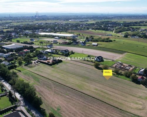 Działka budowlana - Krak&oacute;w, Nowa Huta, Łuczanowice, ul. ks. Kazimierza Figlewicza  

 Na sprzedaż działka budowlana o po