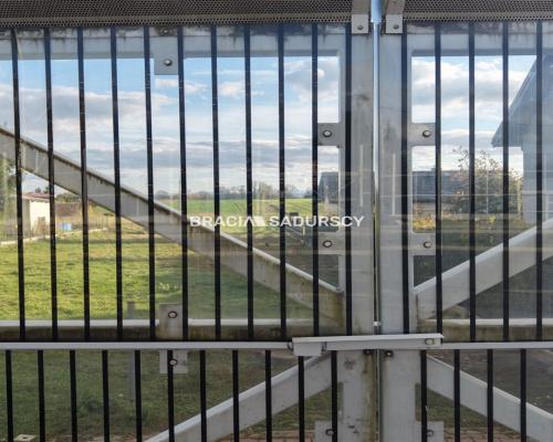 Oferujemy do sprzedaży działkę budowlano‑rolną o łącznej powierzchni 2029 m&sup2; (w tym ok. 900 m2 budowlanej) położoną bezpoś