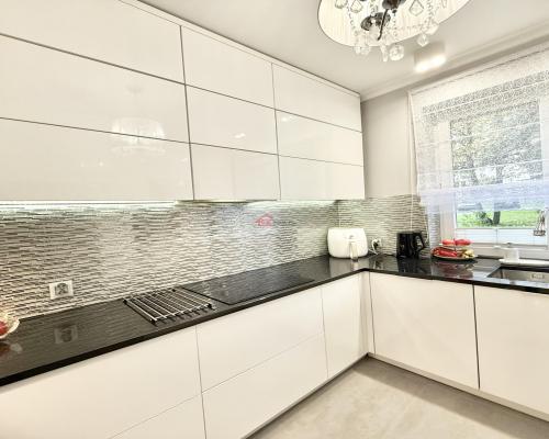 3 pokoje mieszkanie Kielce blisko centrum dwa balkony parter