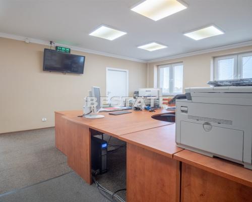 Budynek biurowo-usługowy na Sprzedaż - ul. Przemysłowa, Tarn&oacute;w  

 Jako agent nieruchomości w Tarnowie, mam zaszczyt zap