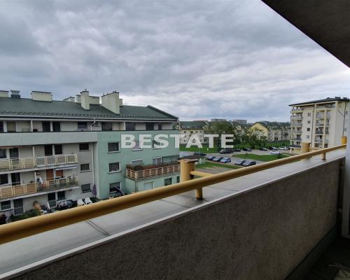 Do wynajęcia przestronne mieszkanie o powierzchni 44,18 m2 położone przy ul. Rydza Śmigłego. Nieruchomość zlokalizowana na trze