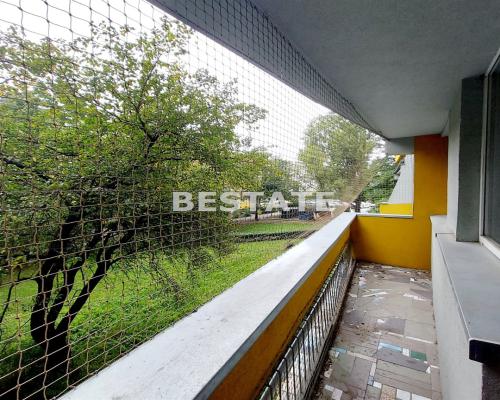 3pokoje,oddzielna kuchnia,balkon,piwnica,Legnicka