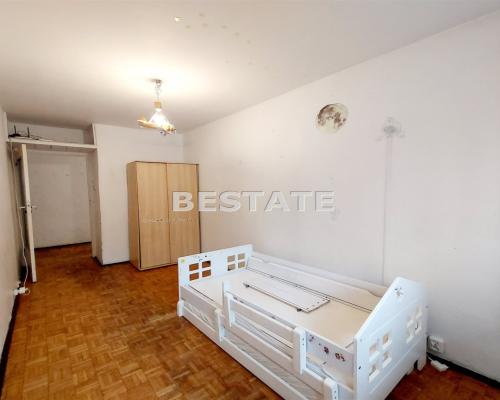 3pokoje,oddzielna kuchnia,balkon,piwnica,Legnicka
