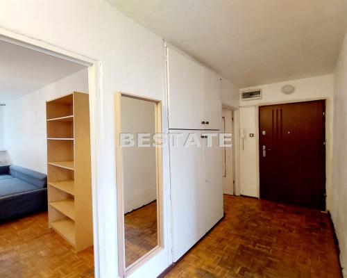 3pokoje,oddzielna kuchnia,balkon,piwnica,Legnicka