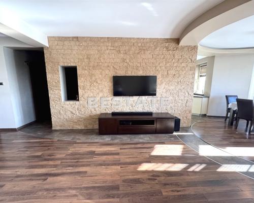 Przestronny apartament z garażem, teren zamknięty