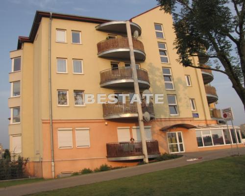 Przestronny apartament z garażem, teren zamknięty