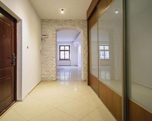 98M2/ 3 POKOJE/ I PIĘTRO/ CENTRUM