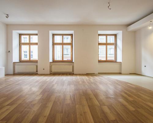 98M2/ 3 POKOJE/ I PIĘTRO/ CENTRUM