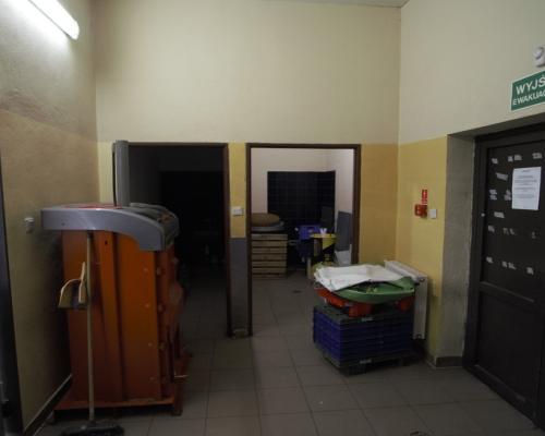 Budynek usługowo-handlowy, Trawniki centrum