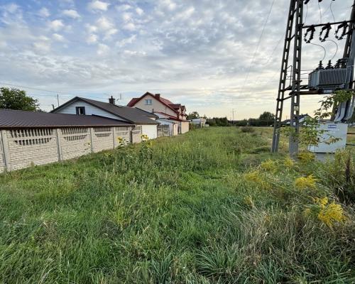 Działka budowlano-usługowa 1863 m2 w Święcicach.