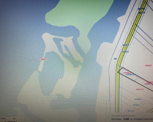 Dom drewniany do remontu na działce w Zakrzowie.