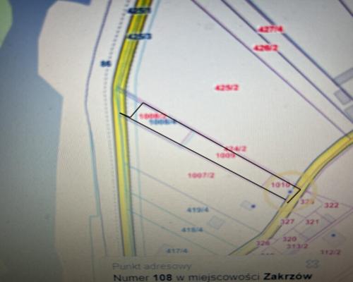 Dom drewniany do remontu na działce w Zakrzowie.