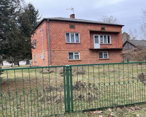 Dom na dużej działce w Chotczy pow. lipski.