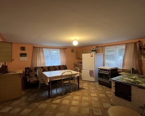 Dom na dużej działce w Chotczy pow. lipski.