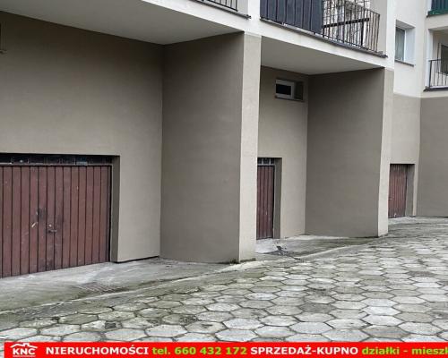 Garaż w budynku ul. Kalinowszczyzna.