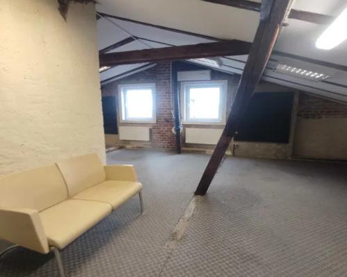 Lokal biurowo-usługowy, 81 m², centrum