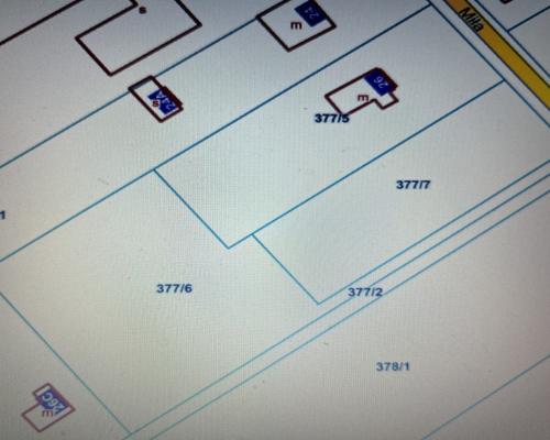 Duża działka z budynkiem we Wsoli blisko Radomia.