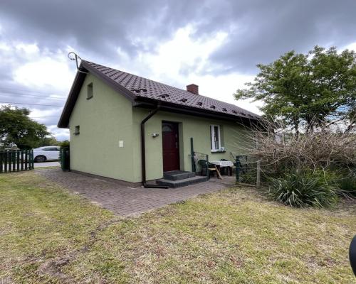 Siedlisko w Barłogach gm. Kurów 35 kw. do Lublina.