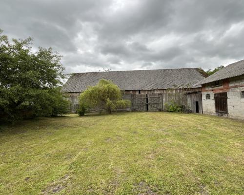 Siedlisko w Barłogach gm. Kurów 35 kw. do Lublina.