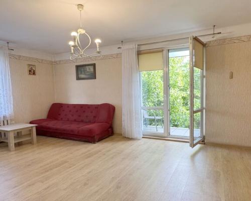 1 pokojowe, 2 piętro, świetna loklizacja.