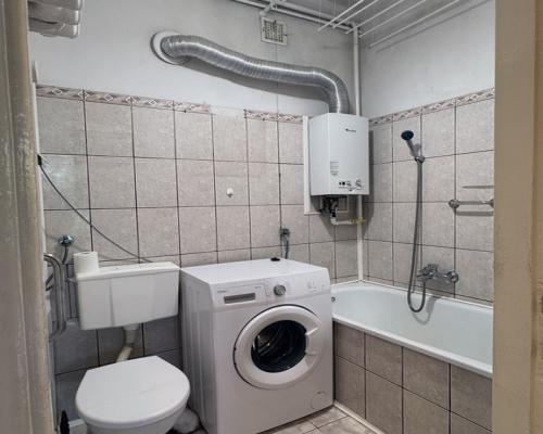 1 pokojowe, 2 piętro, świetna loklizacja.